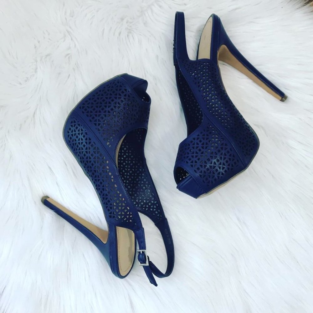 BCBG SLINGBACK HEELS